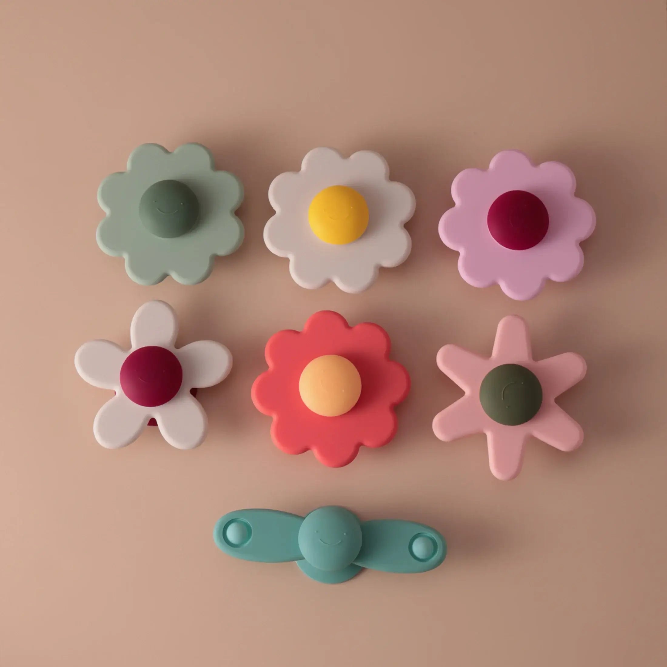 Spinner Silicone Baby Teether, BPA-free sensory toy for 3-12M, unisex
