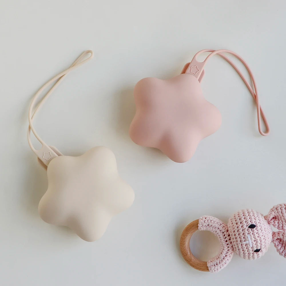 Govinto Silicone Pacifier Holder & Case, BPA-free portable storage for baby soothers, unisex